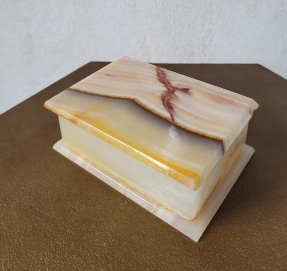 Onyx Box Hinged
