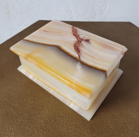 Onyx Box Hinged