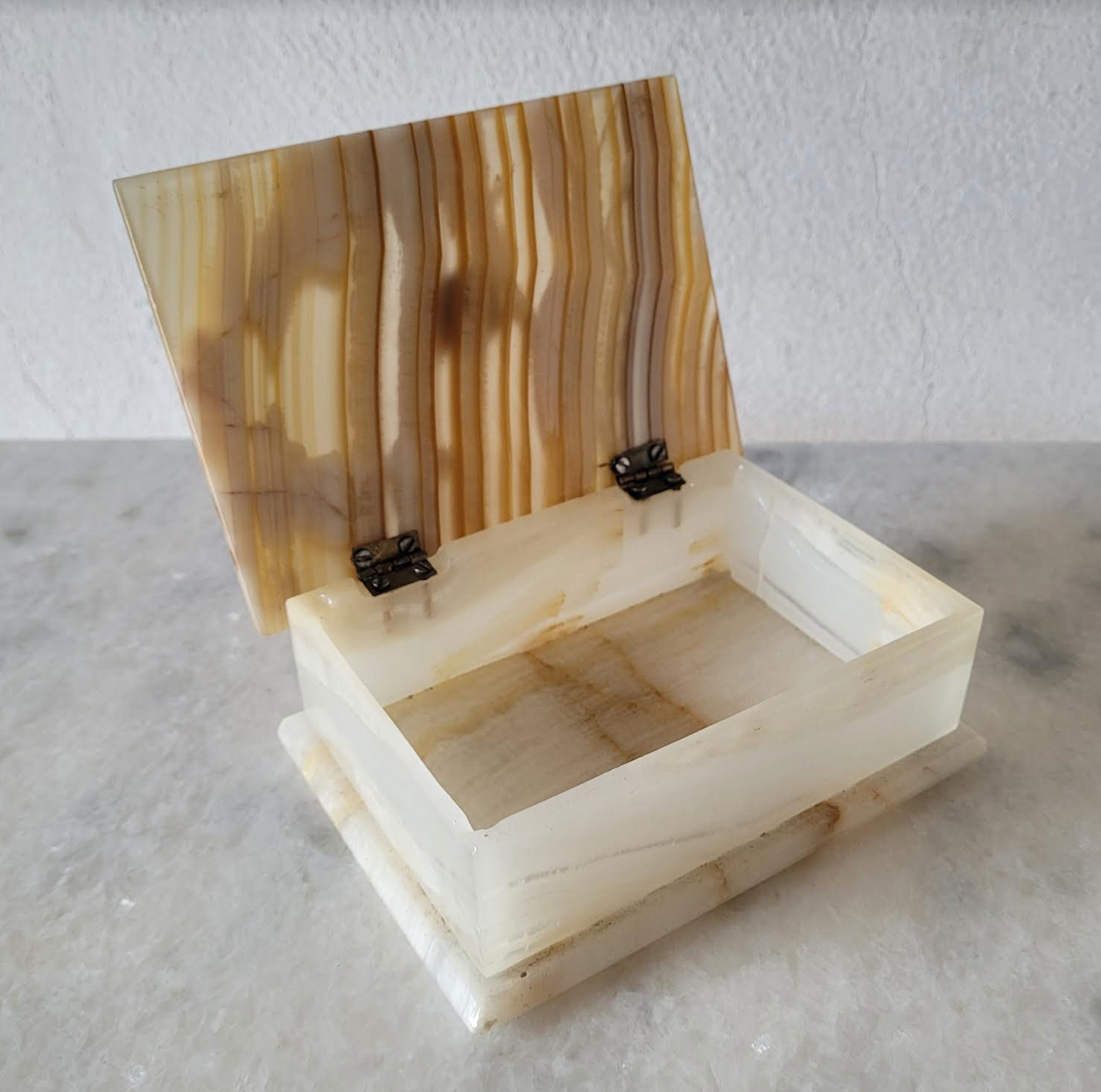 Onyx Lidded Box