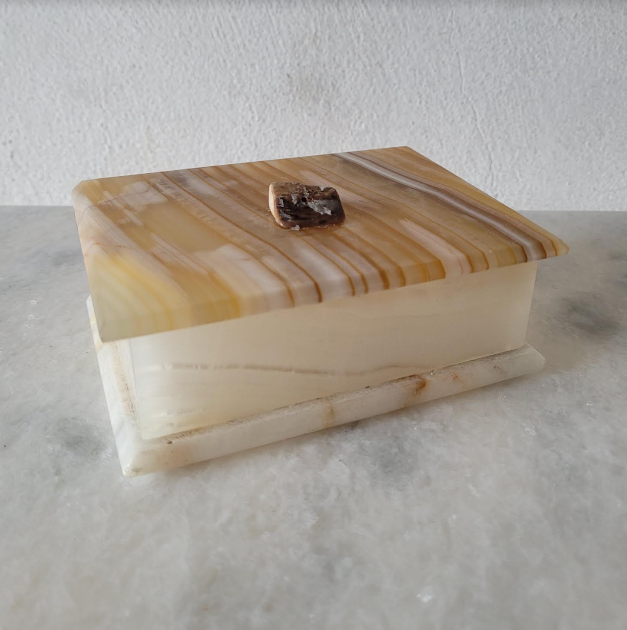 Onyx Lidded Box
