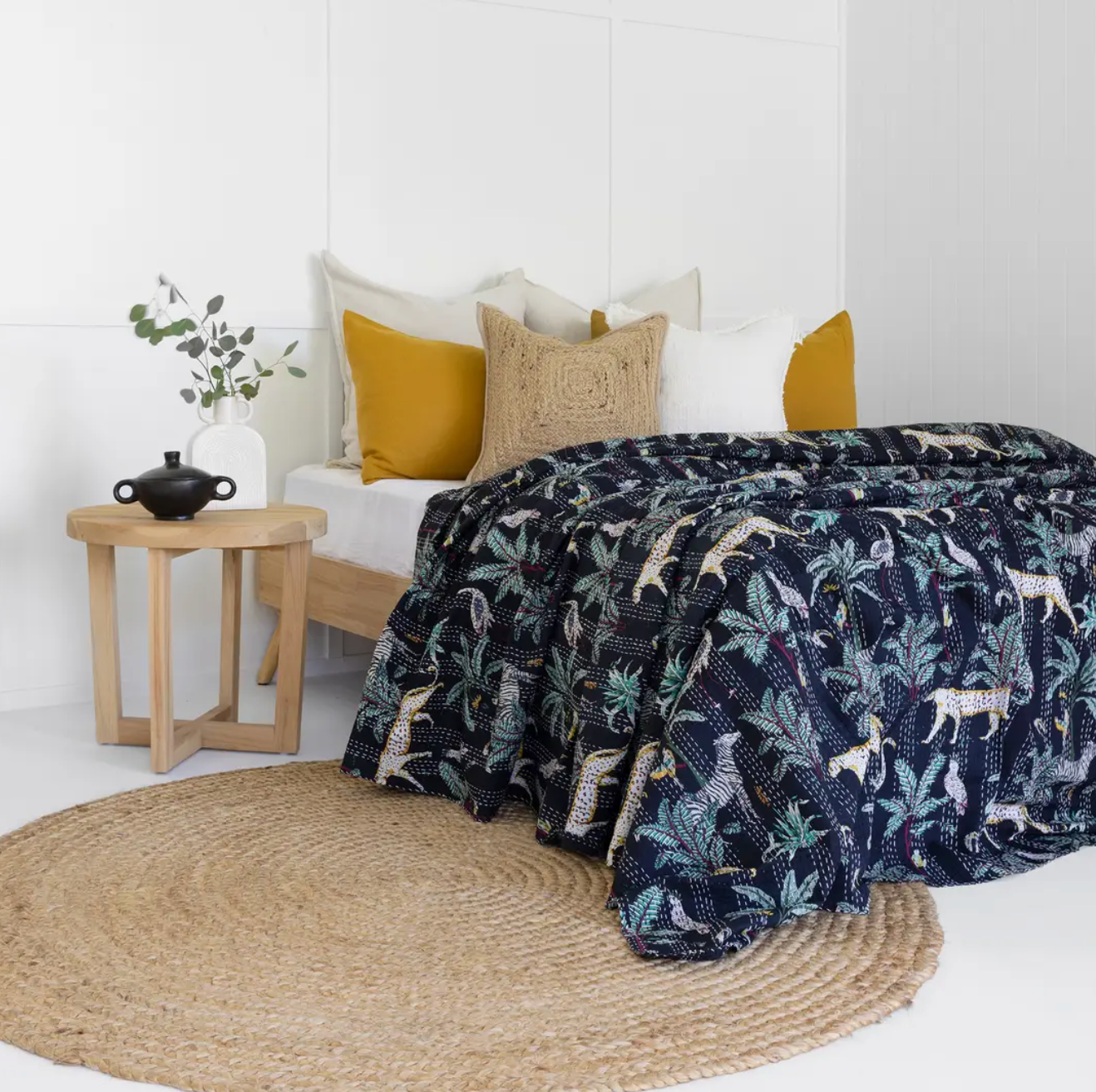 Kantha Quilt Jungle Black