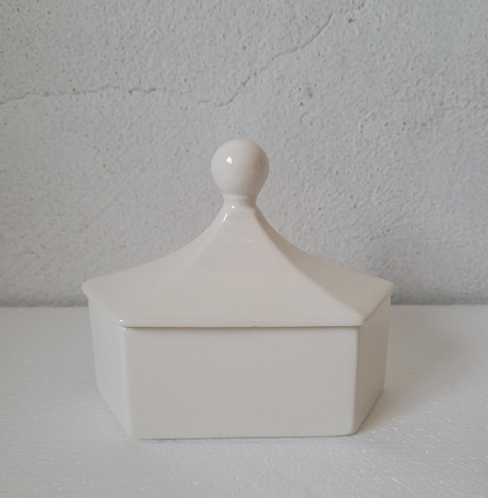 Ceramid Lidded Box