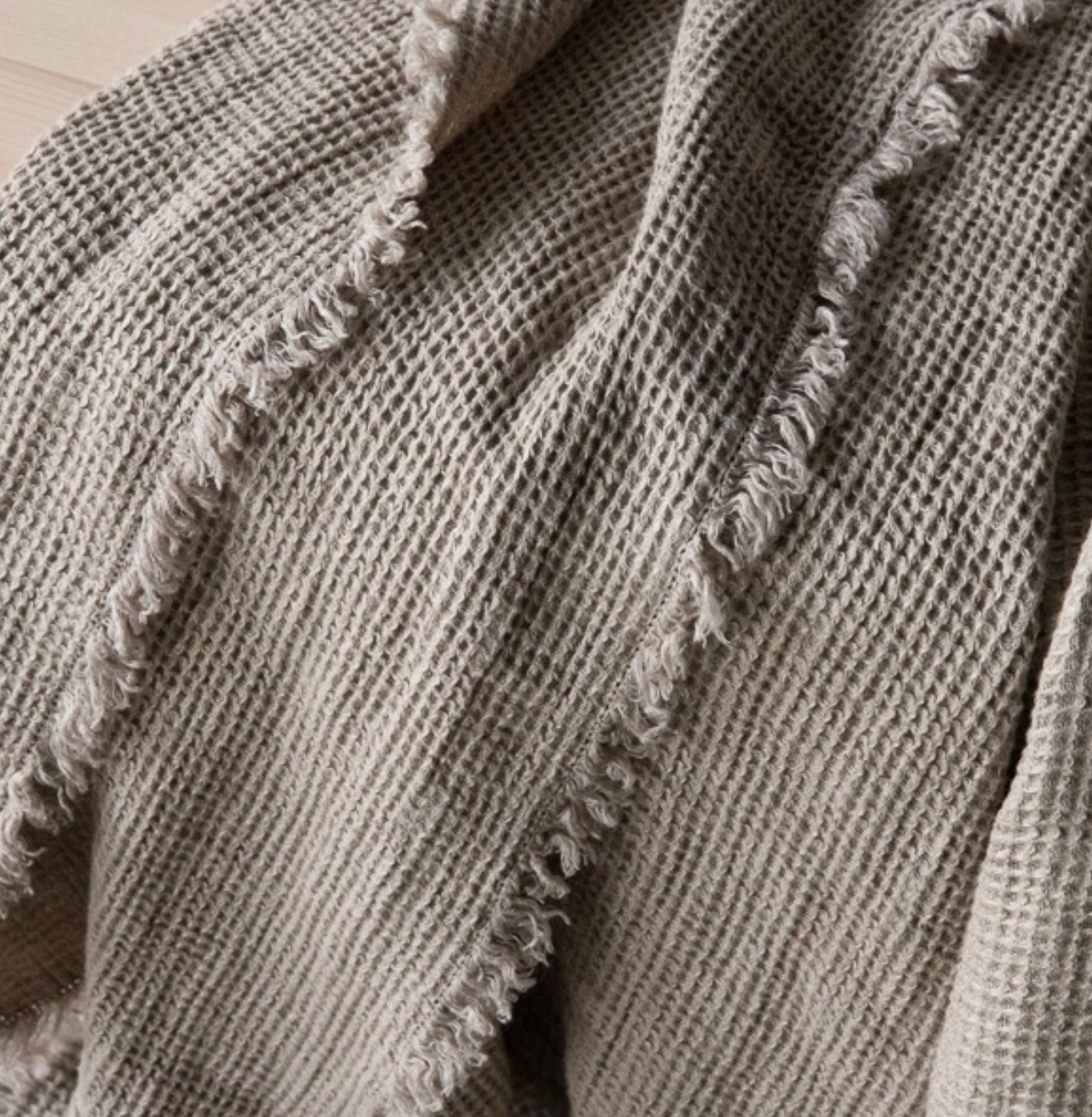Linen Waffle Fringed Throw