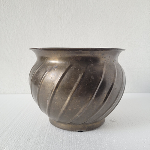 Brass Pot Swirl